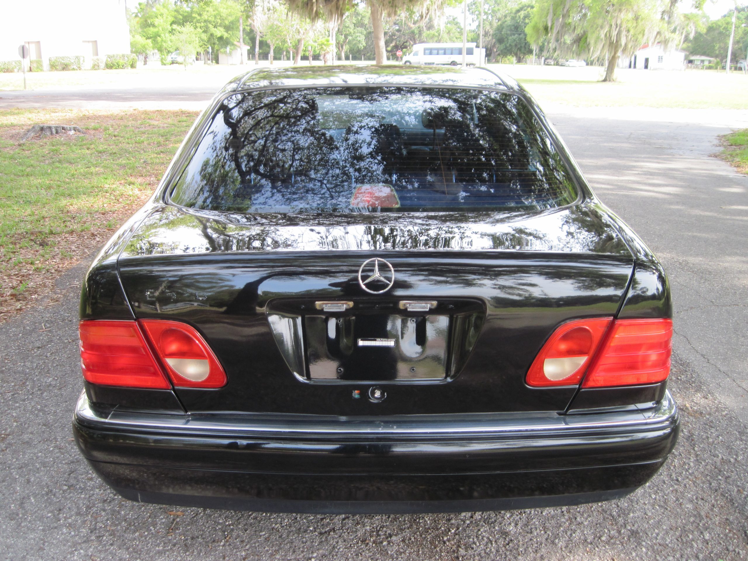 Car exterior image after detailing (1)